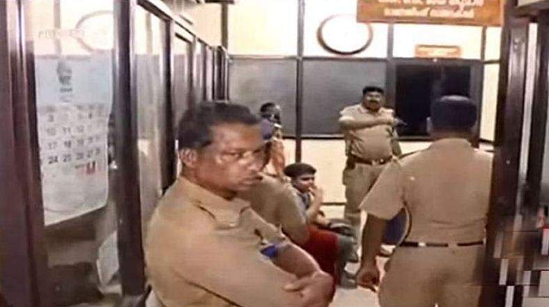 കൊടിയേരിയുടെ ബന്ധുവിനെതിരേയുള്ള പരാതിയില്‍ അന്വേഷണം ആവശ്യപ്പെട്ട് എം.എം ലോറന്‍സിന്റെ മകളുടെ കുത്തിയിരിപ്പ് സമരം