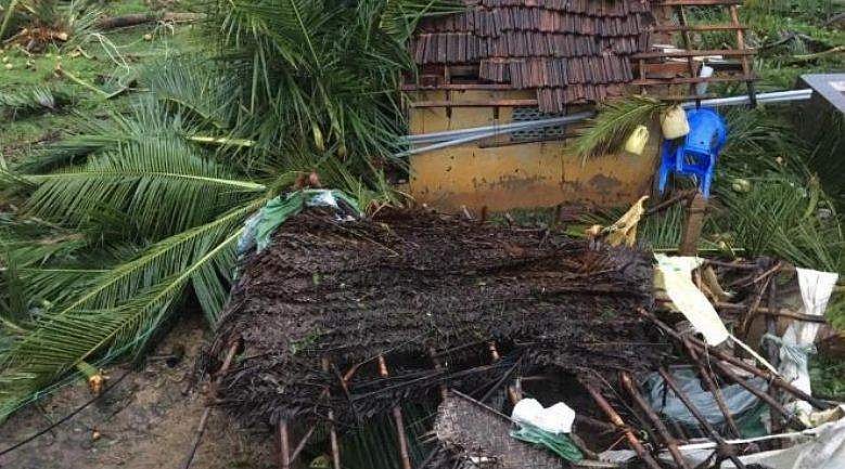 ആര്‍ത്തവ അശുദ്ധിയുടെ പേരില്‍ വീടിന് പുറത്താക്കി; 12കാരി തെങ്ങ് വീണ് മരിച്ചു