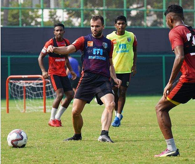 ആരാധകർ പറയുന്നു, വടക്കുകിഴക്കൻമാരെ കിഴുക്കി ബ്ലസ്റ്റാകൂ ബ്ലാസ്റ്റേഴ്സ്... പ്ലീസ്
