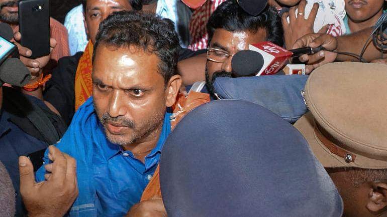 ആ കേസുകളിലെ പ്രതി സുരേന്ദ്രനല്ല; ജാമ്യത്തെ എതിര്‍ത്ത് പൊലീസ് കോടതിയില്‍ സമര്‍പ്പിച്ച റിപ്പോര്‍ട്ടില്‍ ഗുരുതര പിഴവ്; തിരുത്തി