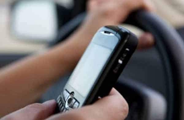 ഇനി ലൈസന്‍സും വാഹനരേഖകളും കൊണ്ടുനടക്കേണ്ട; മൊബൈലില്‍ ഫോട്ടോ കാണിച്ചാല്‍ മതി, ദ്രോഹിക്കരുതെന്ന് നിര്‍ദേശം 