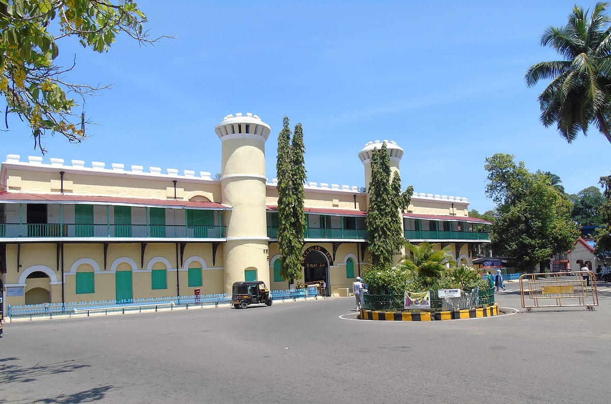 ഭൂമിയിലെ നരകം: ബൈജു എന്‍. നായര്‍ എഴുതുന്നു
