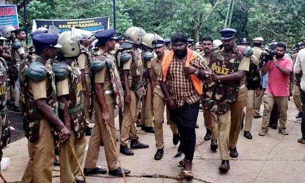 സ്വകാര്യ വാഹനത്തിലെത്തിയ നേതാക്കളെ തടഞ്ഞു ; നിലയ്ക്കലില്‍ ബിജെപി പ്രവര്‍ത്തകരും പൊലീസും തമ്മില്‍ വാക്കേറ്റം