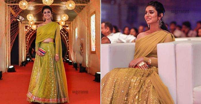 അഡാർ ​ഗ്ലാമർ ലുക്ക്; ഞെട്ടിക്കുന്ന മെയ്ക്കോവറുമായി പ്രിയ വാര്യർ