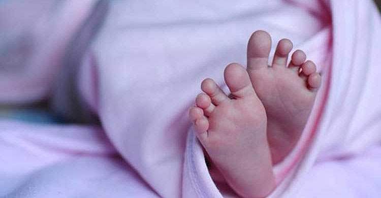 പത്തുമാസമായ കുഞ്ഞ്  കട്ടിലില്‍ നിന്ന് വീണുമരിച്ചു