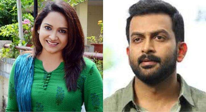 'അന്ന് പൃഥ്വി അതുവഴി വന്നില്ലായിരുന്നെങ്കിലോ'? മണാലിലെ മഞ്ഞില്‍ ഒഴുകിപ്പോയ ലെനയെ രക്ഷപ്പെടുത്താനെത്തിയ ദൈവദൂതന്‍!!