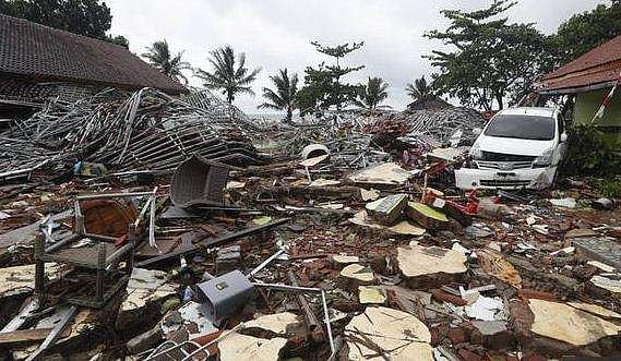 സുനാമി: ഇന്തൊനേഷ്യയില്‍ മരണം 281 ആയി, പരിക്കേറ്റവര്‍ 1000, രക്ഷാപ്രവര്‍ത്തനം പുരോഗമിക്കുന്നു