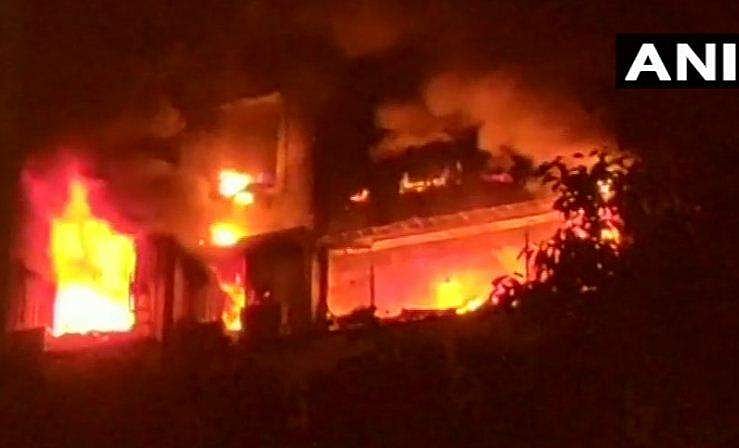 മുംബൈയില്‍ ഫ്‌ലാറ്റ് സമുച്ചയത്തില്‍ തീപിടുത്തം; അഞ്ചു പേര്‍ മരിച്ചു 