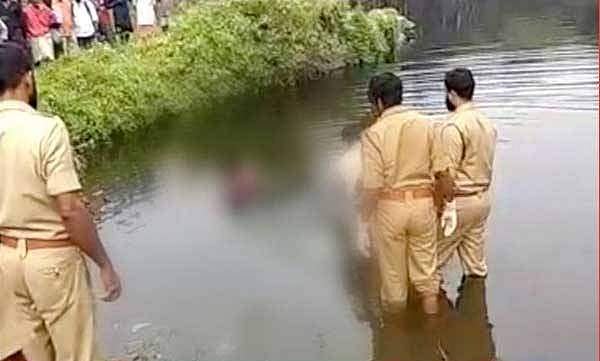 ബൈക്കില് കൂട്ടിക്കെട്ടിയ നിലയില് യുവാവിന്റെ മൃതദേഹം പാറക്കുളത്തില് ; ദുരൂഹത
