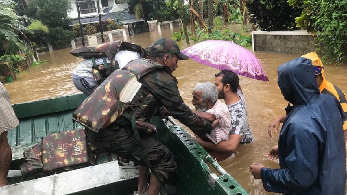 പ്രളയം: രക്ഷാപ്രവര്ത്തനത്തിന് സര്ക്കാരിന് ബില്ല് നല്കിയിട്ടില്ലെന്ന് നാവികസേന