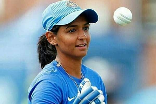 ഐസിസിയുടെ ലോക ട്വന്റി20 ഇലവനില് ഹര്മന്പ്രീത് നായിക; മന്ദാനയും പൂനം യാദവും ഏകദിന, ട്വന്റി20 ടീമില്