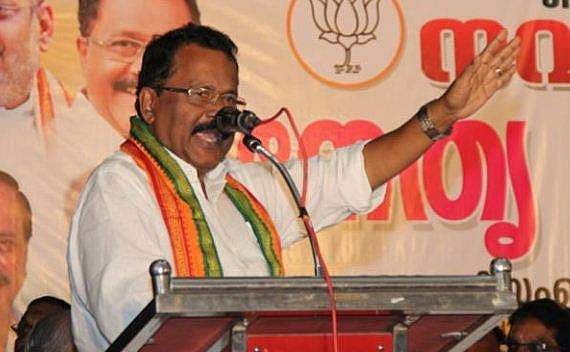 തുഷാര്‍ വെള്ളാപ്പള്ളി പങ്കെടുത്താലും ഇല്ലെങ്കിലും വിഷയമല്ല; മതിലുകൊണ്ട് നേട്ടമുണ്ടാകില്ലെന്ന് കാലം തെളിയിക്കും: പിഎസ് ശ്രീധരന്‍ പിള്ള