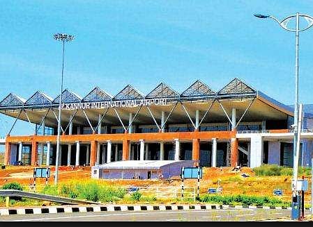 ഉദ്ഘാടനത്തിന് പിന്നാലെ കണ്ണൂര്‍ വിമാനത്താവളത്തില്‍ 'പോക്കറ്റടി'; ആധാറുംഎടിഎം കാര്‍ഡും കള്ളന്‍ കൊണ്ടുപോയെന്ന് 'കിയാല്‍' ഡയറക്ടര്‍