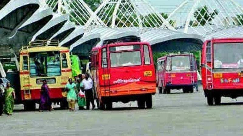 ബസ് ചാര്ജ് കൂട്ടി; മിനിമം ചാര്ജ് എട്ട് രൂപ; വിദ്യാര്ത്ഥികളുടെ നിരക്കില് മാറ്റമില്ല
