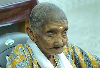 ലാലേട്ടനെ കാണാനായില്ല; ആഗ്രഹങ്ങള്‍ ബാക്കിയാക്കി നൂറ്റിയാറുകാരിയായ ആരാധിക വിട പറഞ്ഞു