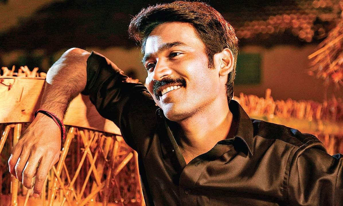 ആരാധകനുള്ള സമ്മാനവുമായി ധനുഷ് വിവാഹ വേദിയില്‍: തിരുനെല്ലിയെ ഞെട്ടിച്ച് സൂപ്പര്‍ താരം