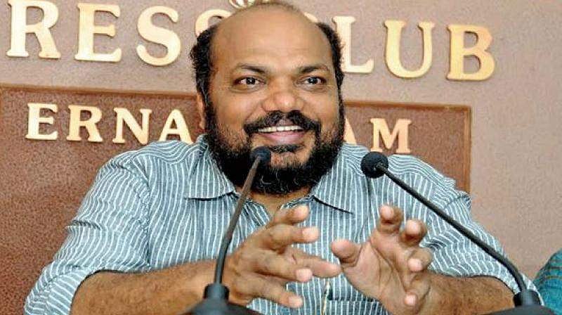 അശാന്തന്റെ മൃതദേഹം വെയ്ക്കാന്‍ അനുവദിക്കില്ലെന്ന് പറഞ്ഞപ്പോള്‍ വഴങ്ങിയത് തെറ്റ്:  പി രാജീവ്