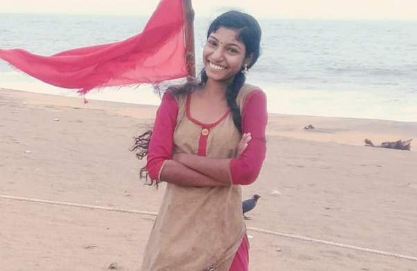 ആര്ത്തവത്തെക്കുറിച്ചെഴുതി: സംഘ്പരിവാറിന്റെ ശക്തമായ സൈബര് ആക്രമണത്തിനിടെ ബാലസംഘം ജില്ലാ പ്രസിഡന്റിനെ സിപിഎമ്മും കൈവിട്ടു