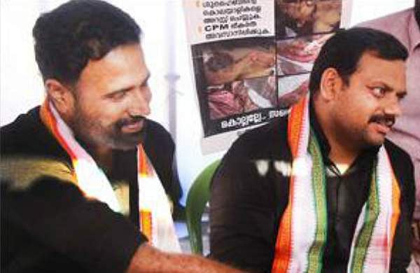 ഷുഹൈബ് വധം : യൂത്ത് കോൺ​ഗ്രസ് നിരാഹാര സമരം അവസാനിപ്പിച്ചു; നേതാക്കളെ ആശുപത്രിയിലേക്ക് മാറ്റി