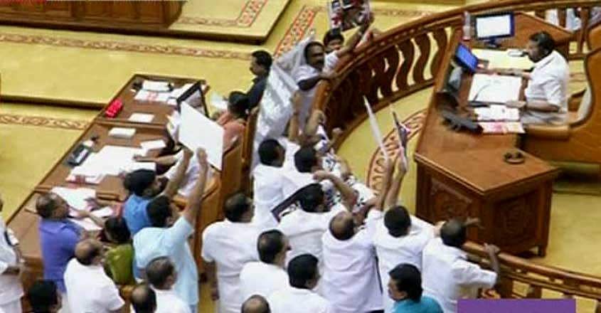 ഷുഹൈബ് വധത്തില്‍ നിയമസഭ ഇന്നും പ്രക്ഷുബ്ധം ; പ്രതിപക്ഷ ബഹളത്തെ തുടര്‍ന്ന് ചോദ്യോത്തരവേള മുടങ്ങി