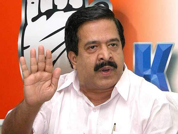 കയ്യാങ്കളിക്കേസ് പിന്‍വലിച്ചത് മാപ്പര്‍ഹിക്കാത്ത കുറ്റം ; നിയമപരമായി പരിശോധിക്കുമെന്ന് രമേശ് ചെന്നിത്തല