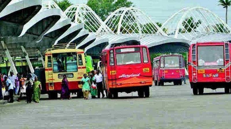 ബസ് ചാർജ് വർധന നാളെ മുതൽ ; ലോ ഫ്ളോര്, വോള്വോ, സ്കാനിയ ബസുകളുടെ നിരക്കും കൂടും