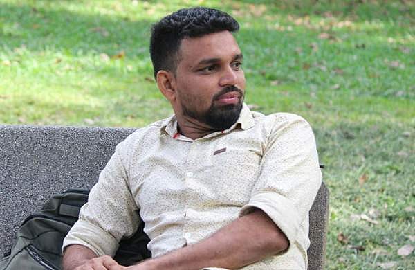 'ഒറ്റ വെട്ടിനുതന്നെ മരണം സംഭവിച്ചു; ഒരു ഗ്രാമം മുഴുവന്‍ നോക്കിനിന്നു'