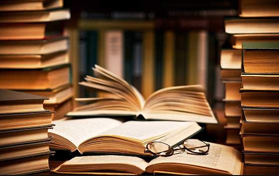 'സ്വവര്‍ഗാനുരാഗം പാഠപുസ്തകത്തില്‍ വേണ്ട'; പെണ്‍കുട്ടികളെ രക്ഷിക്കാനെന്ന പേരില്‍ സദാചാര പൊലീസ് കളിച്ച് സ്‌കൂള്‍