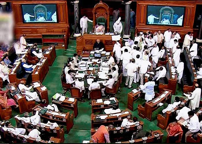 അവിശ്വാസ പ്രമേയ നോട്ടീസ് പരിഗണിച്ചില്ല , ലോക്‌സഭ ഇന്നത്തേക്ക് പിരിഞ്ഞു