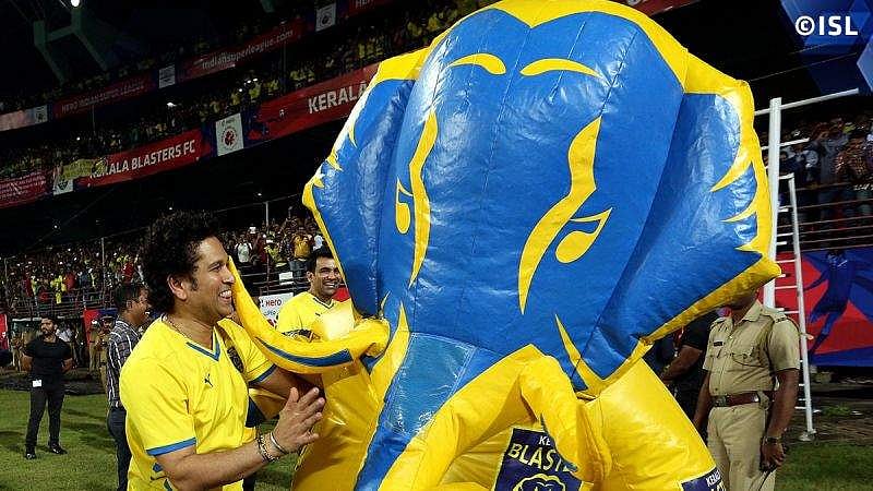 കൊച്ചിയില് ഫുട്ബോള് മതിയെന്ന് സച്ചിന് ; ആരെയും നിരാശരാക്കരുത്
