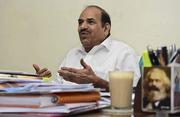 എന്നെ പരിഗണിച്ചില്ലല്ലോ എന്ന നേതാവിന്റെ ചോദ്യത്തിന് കോടിയേരിയുടെ മറുപടി; 'വാര്ത്ത ചോര്ത്തി തരുന്നവര് ഇപ്പോഴും പാര്ട്ടിയിലുണ്ടല്ലോ'