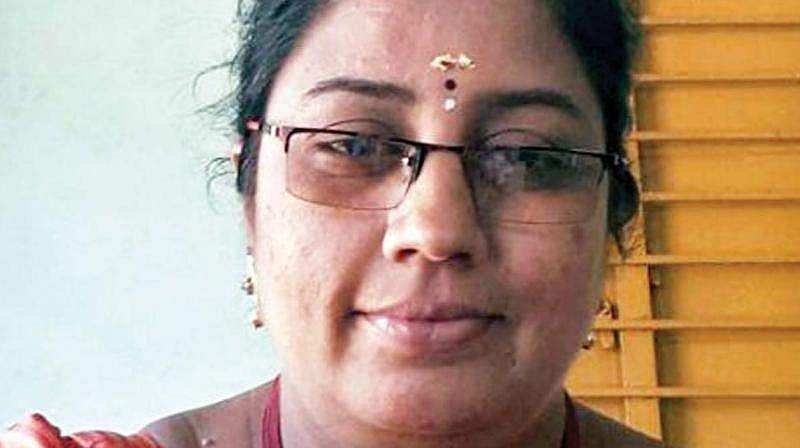  'വഴങ്ങിക്കൊടുത്താൽ' നിറയെ മാർക്കും പണവും ; വിദ്യാർത്ഥിനികളെ ഉപദേശിച്ച അധ്യാപിക അറസ്റ്റിൽ