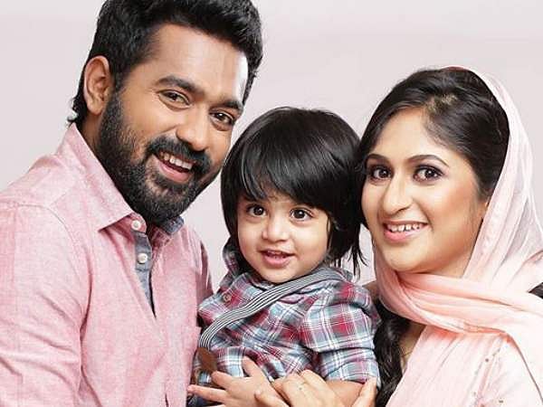 ആസിഫലിയുടെ സൂപ്പര്‍ ഹീറോയ്ക്ക് നാലാം പിറന്നാള്‍: ചിത്രങ്ങള്‍ വൈറല്‍