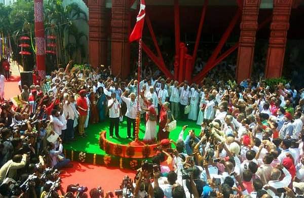 'മടുത്തു ഈ രീതി ; നമുക്കും വേണ്ടേ പ്രസിഡന്റും വൈസ് പ്രസിഡന്റുമാരും ?' വ്യത്യസ്തമായൊരു നിര്‍ദേശവുമായി സിപിഎം നേതാവ്