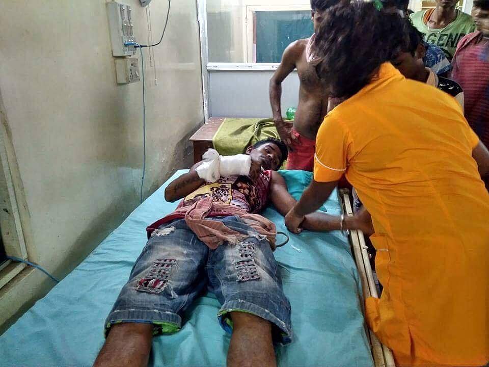 തൃണമൂല്‍ അഴിഞ്ഞാട്ടം;ബംഗാളില്‍ വാട്‌സ് ആപ്പിലുടെ പത്രിക സമര്‍പ്പിക്കാന്‍ കോടതി നിര്‍ദേശം 