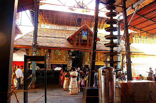 ഗുരുവായൂരിലെ പ്രസാദഊട്ട്; സര്‍വാണി സദ്യയാക്കരുതെന്ന് ഹിന്ദു ഐക്യവേദി 