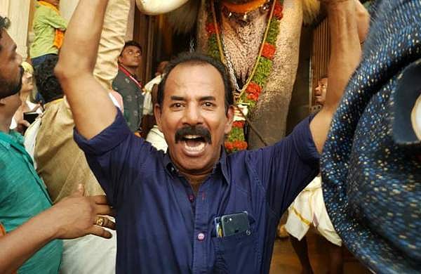 ആരോ ഫോട്ടോഷോപ്പ് ചെയ്ത ചിത്രമാണത്: ദയവ് ചെയ്ത് അവഗണിക്കുക: തൃശൂര്‍പൂരത്തിന് പ്രചരിച്ച ചിത്രത്തെക്കുറിച്ച് മേജര്‍ രവി