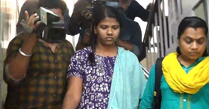 ഐശ്വര്യ ഛർ​ദി​ക്കു​ന്ന ഫോട്ടോ വാ​ട്​​സ്​ ആ​പ്പി​ൽ അ​യ​ച്ചു ; പുതിയ വി​വാ​ഹ​ത്തി​ന്​ വീ​ട്ടി​ൽ എതിർപ്പുണ്ടായിരുന്നില്ലെന്ന് സൗമ്യയുടെ സഹോദരി