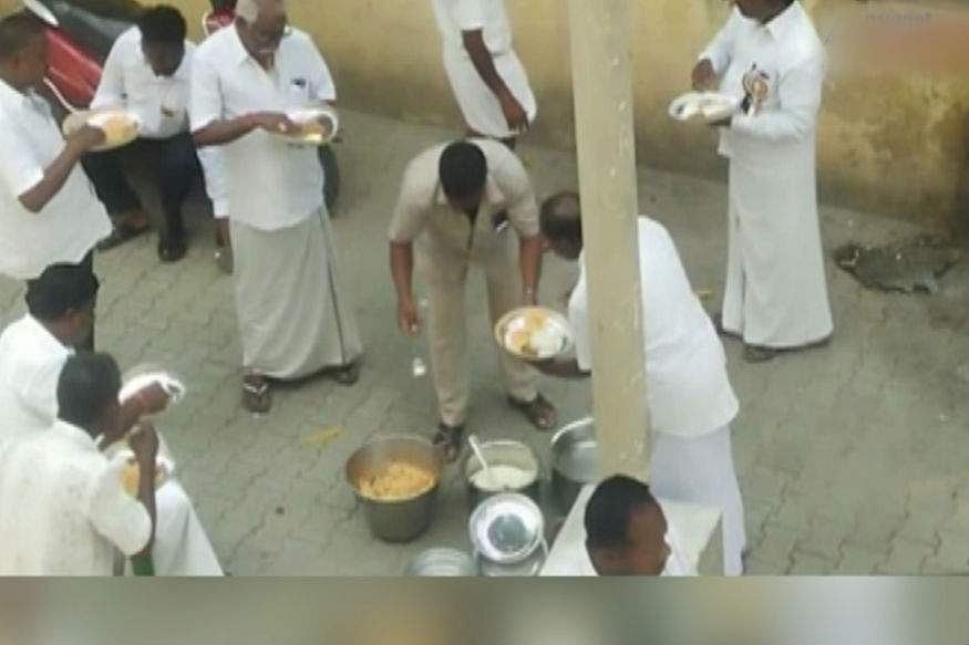 മൂക്കറ്റം ബിരിയാണിയും തിന്ന് മദ്യവും കുടിച്ച് നിരാഹാരസമരം; ചിത്രങ്ങള് സോഷ്യല് മീഡിയയില് വൈറല്