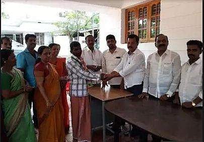 കോണ്‍ഗ്രസ് നേതാവ് രാവിലെ ബിജെപിയില്‍ ചേര്‍ന്നു; വൈകീട്ട് തിരിച്ചെത്തി