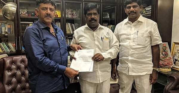 ബിജെപിയില്‍ പോയാല്‍ എങ്ങനെ സ്വതന്ത്രരാവും; സ്വതന്ത്രരുടെ പിന്തുണ മതേതര സര്‍ക്കാരിനെന്ന് എംഎല്‍എമാര്‍
