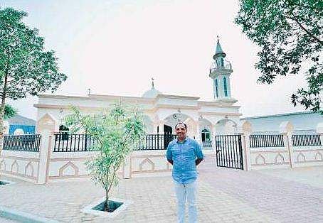 തൊഴിലാളികള്‍ക്കായി യുഎഇയില്‍ 20 കോടി മുടക്കി പള്ളി നിര്‍മിച്ചു നല്‍കി മലയാളി വ്യവസായി; കേരളത്തിന് അഭിമാനമായി സജി ചെറിയാന്‍