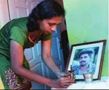 സങ്കടത്തോടെയെങ്കിലും സര്‍ക്കാര്‍ സഹായം സ്വീകരിക്കുന്നു :  ശ്രീജിത്തിന്റെ ഭാര്യ