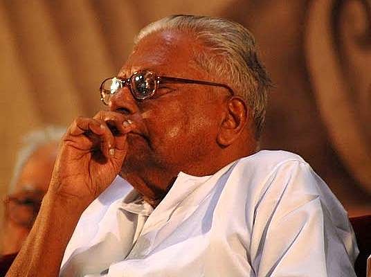 ആലുവ പാലസില്‍ വി എസിന്റെ മുറിയ്ക്ക് നേരെ ആക്രമണം; പ്രതി കസ്റ്റഡിയില്‍