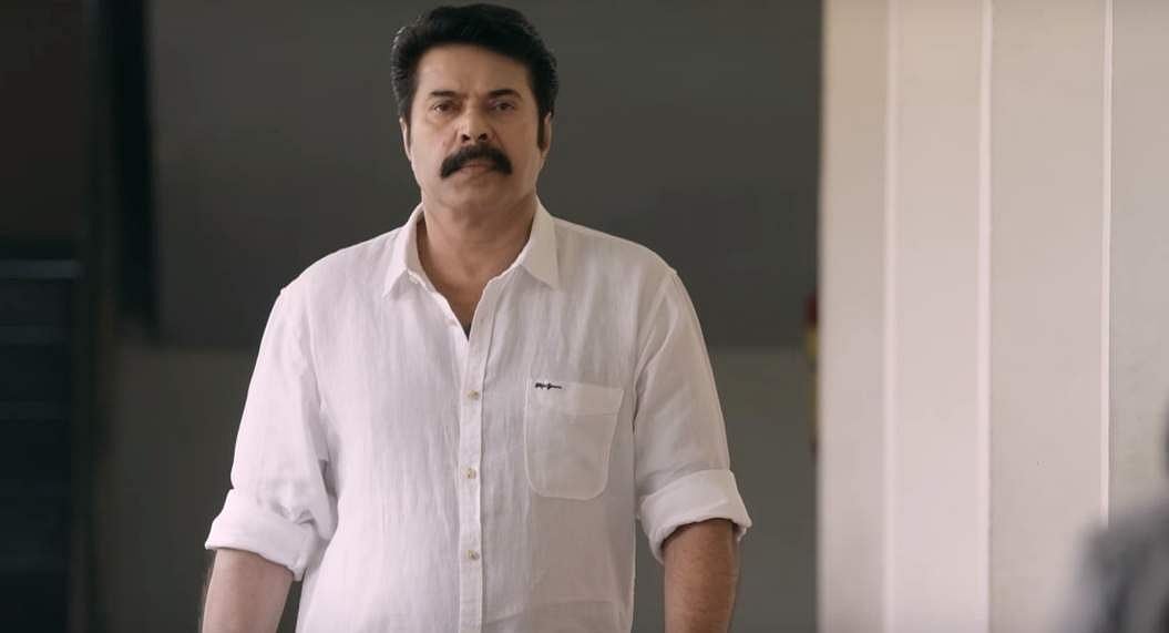 നീട്ടിയ കുഞ്ഞിക്കൈകള്‍ക്കെല്ലാം ഷേക്ക്ഹാന്‍ഡ് കൊടുത്ത് മമ്മൂട്ടി: മമ്മൂക്ക അത്ര ജാഡയൊന്നുമല്ല