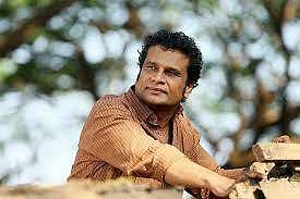 'തരുന്ന വ്യക്തിയേക്കാള്‍ പ്രാധാന്യം കിട്ടുന്ന സമ്മാനത്തിന്' ; യേശുദാസിനും ജയരാജിനും പിന്തുണയുമായി ഹരീഷ് പേരടി