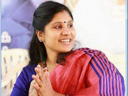 ദീപാ നിശാന്തിനെതിരെ കൊലവിളി, ബിജെപി പ്രവര്‍ത്തകര്‍ക്കെതിരെ കേസ്