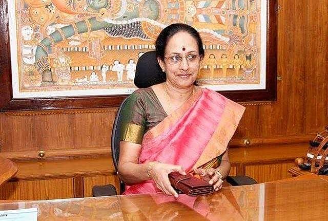 അഹങ്കാരിയെ മാറ്റണമെന്ന് സിപിഎം നേതൃത്വം ; പത്തനംതിട്ട കളക്ടറെ സര്‍ക്കാര്‍ മാറ്റി