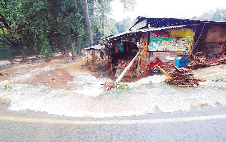 കോഴിക്കോട് പെയ്തത് അസാധാരണ മഴ; രണ്ട് ദിവസം കൂടി കനത്ത മഴ തുടരും