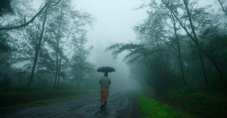 കനത്ത മഴ : ആലപ്പുഴ ജില്ലയിലെ വിദ്യാഭ്യാസ സ്ഥാപനങ്ങള്‍ക്ക് നാളെ അവധി